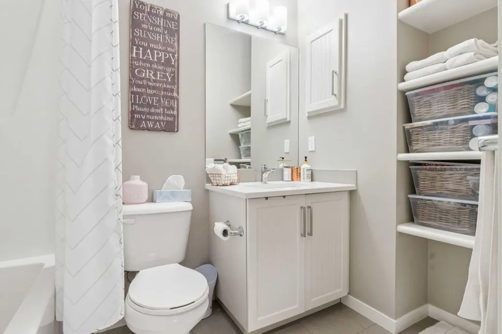10 Mahogany Mews SE Calgary AB T3M 2R1