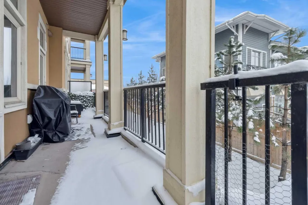 10 Mahogany Mews SE Calgary AB T3M 2R1