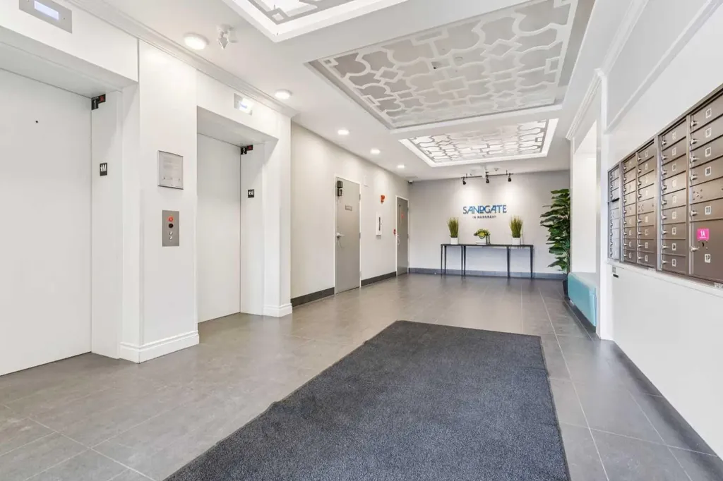 10 Mahogany Mews SE Calgary AB T3M 2R1