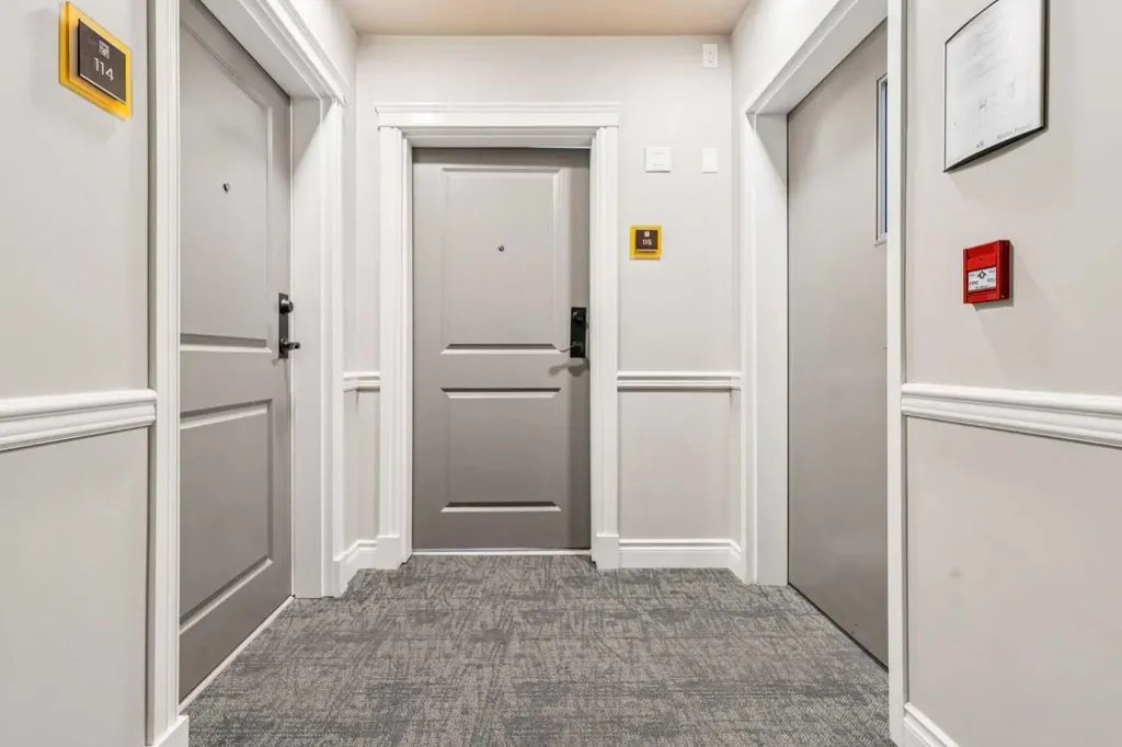 10 Mahogany Mews SE Calgary AB T3M 2R1