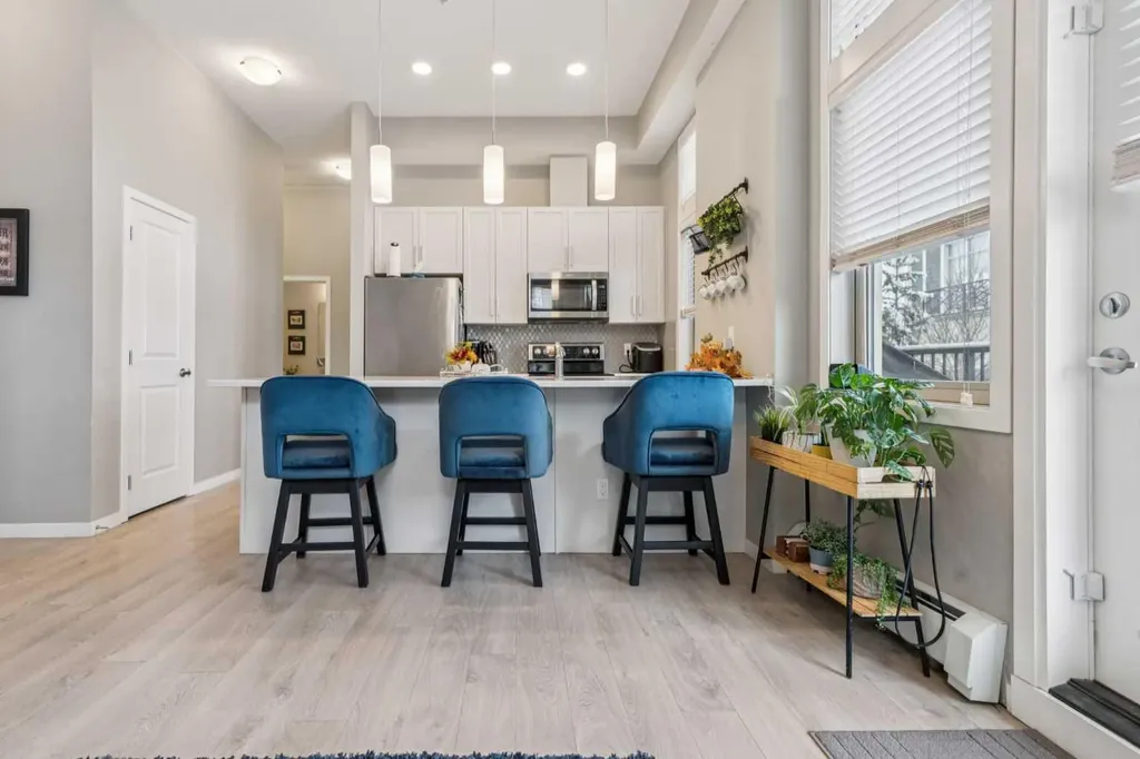 10 Mahogany Mews SE Calgary AB T3M 2R1