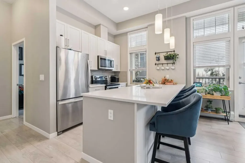10 Mahogany Mews SE Calgary AB T3M 2R1