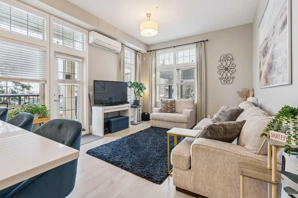 10 Mahogany Mews SE Calgary AB T3M 2R1