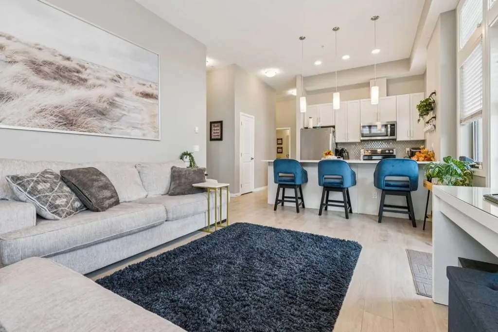 10 Mahogany Mews SE Calgary AB T3M 2R1