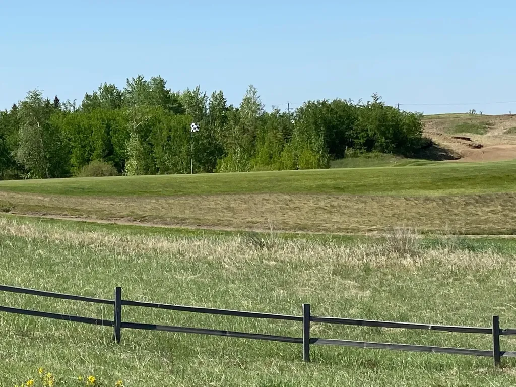 402 Sand Hills Drive Rural Ponoka County AB T4J 1R3