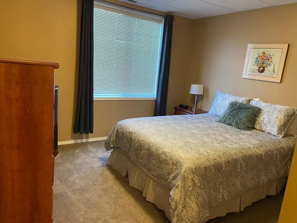 928 Arbour Lake Road NW Calgary AB T3G5T2