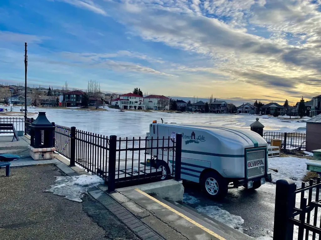 928 Arbour Lake Road NW Calgary AB T3G5T2