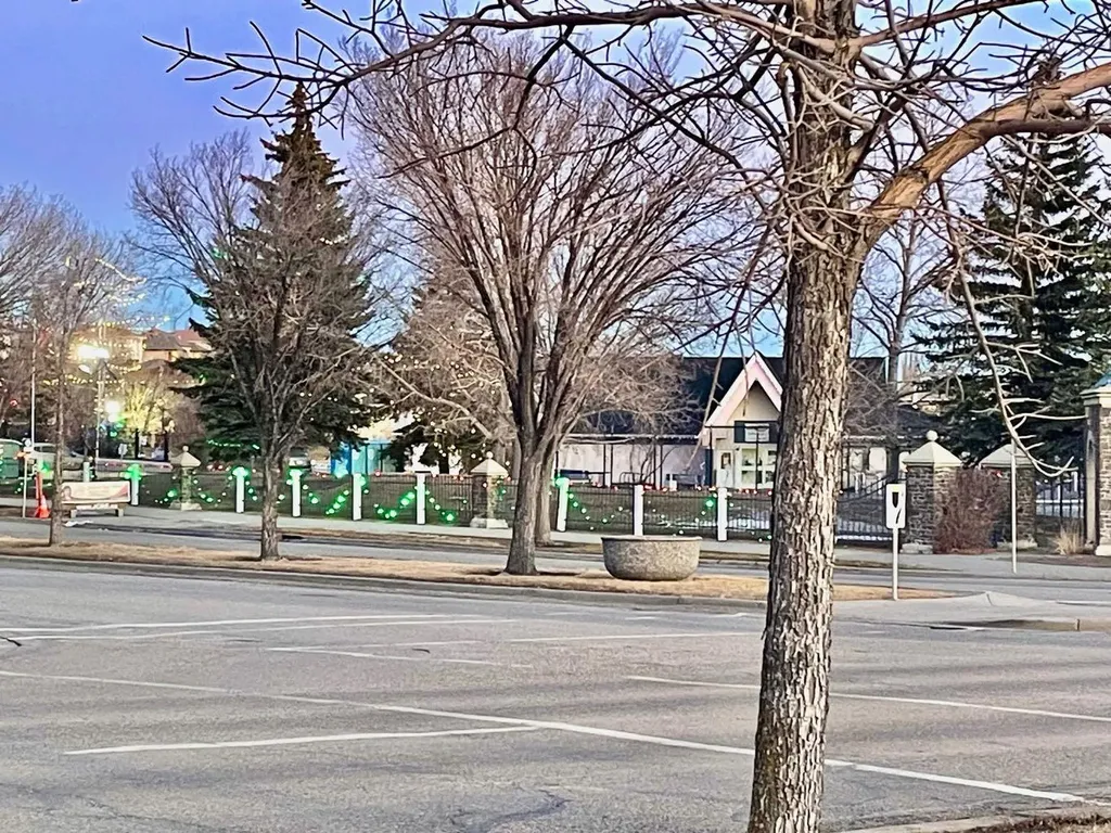 928 Arbour Lake Road NW Calgary AB T3G5T2