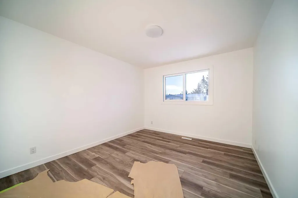 226 5 Avenue Wainwright AB T9W 1A8