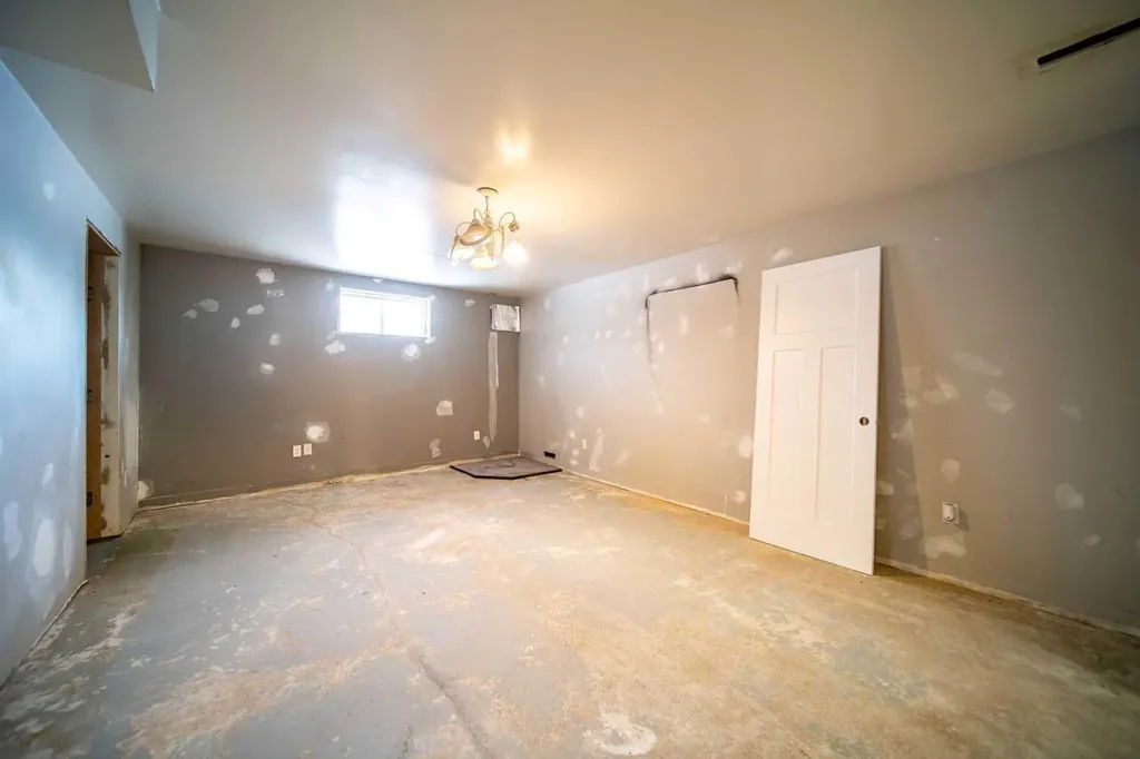 226 5 Avenue Wainwright AB T9W 1A8