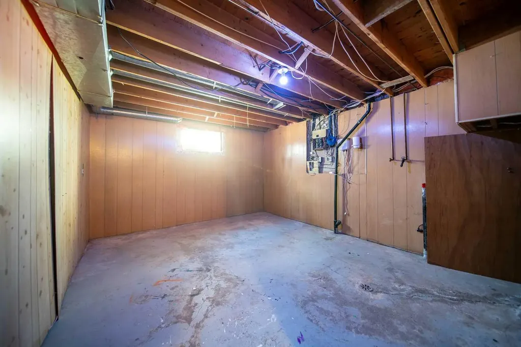 226 5 Avenue Wainwright AB T9W 1A8