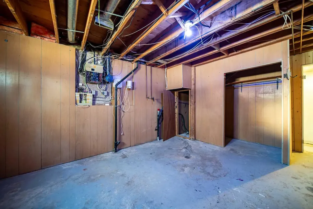 226 5 Avenue Wainwright AB T9W 1A8