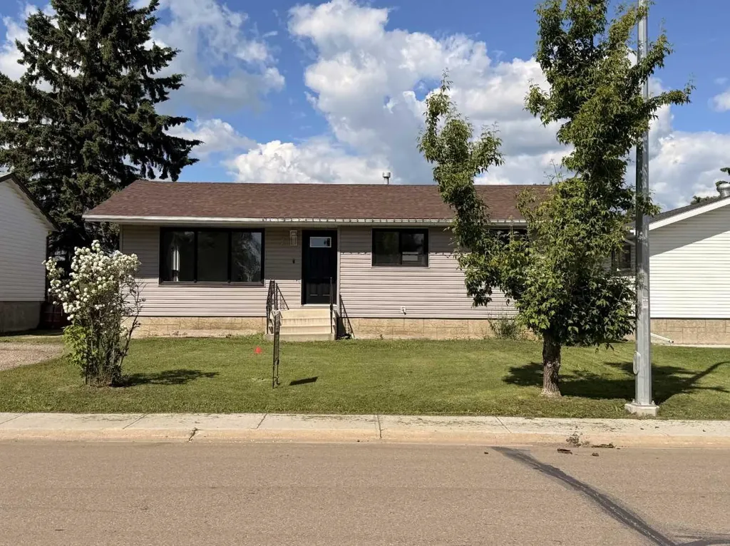 226 5 Avenue Wainwright AB T9W 1A8
