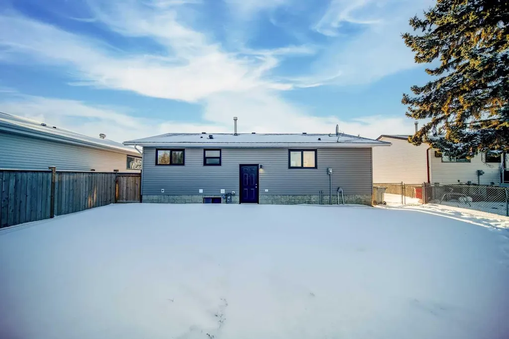 226 5 Avenue Wainwright AB T9W 1A8