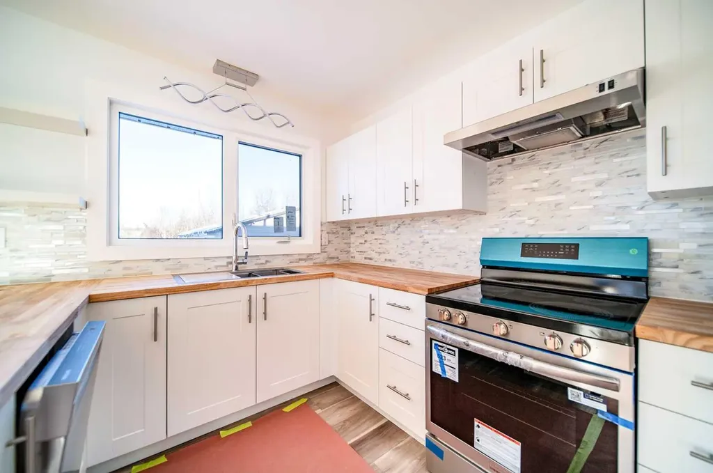 226 5 Avenue Wainwright AB T9W 1A8