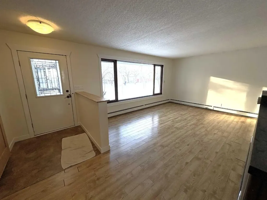 4913 48 Avenue Forestburg AB T0B 1N0