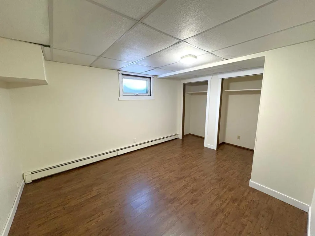 4913 48 Avenue Forestburg AB T0B 1N0
