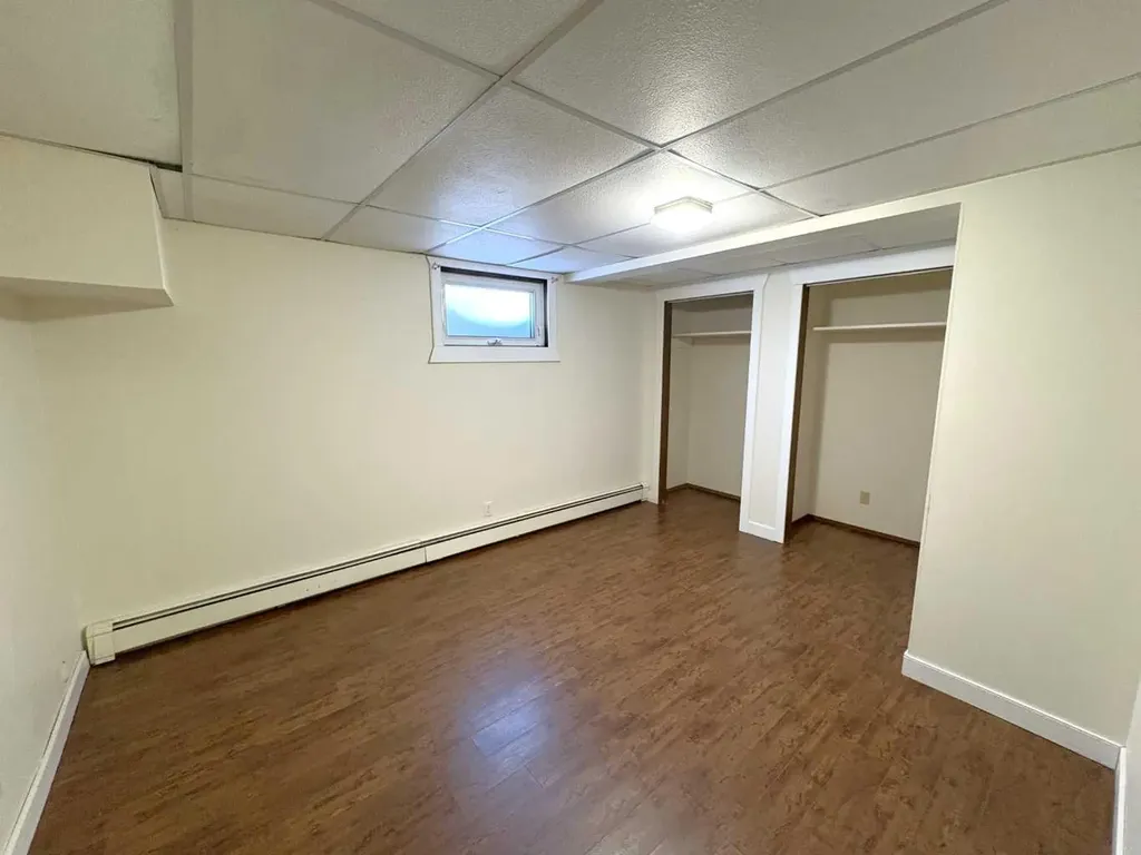 4913 48 Avenue Forestburg AB T0B 1N0