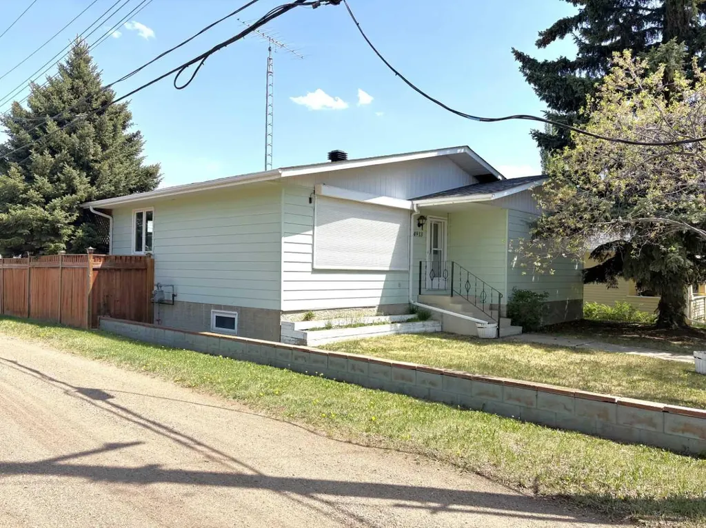 4913 48 Avenue Forestburg AB T0B 1N0