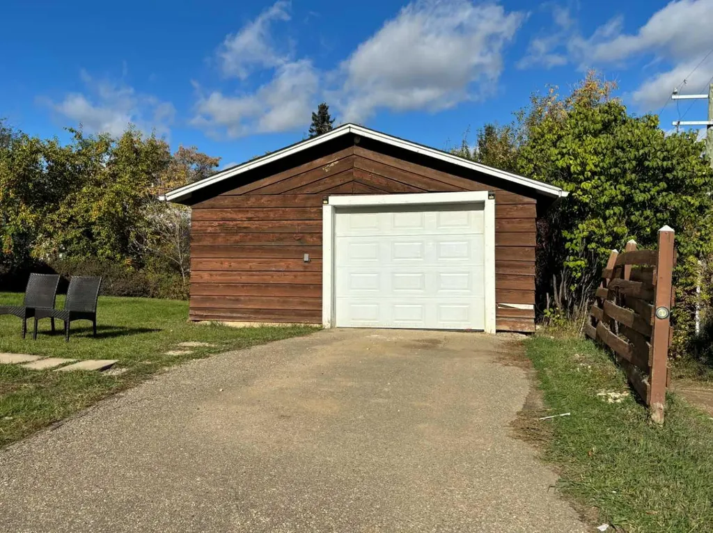 5009 48 Avenue Athabasca AB T9S 1K7