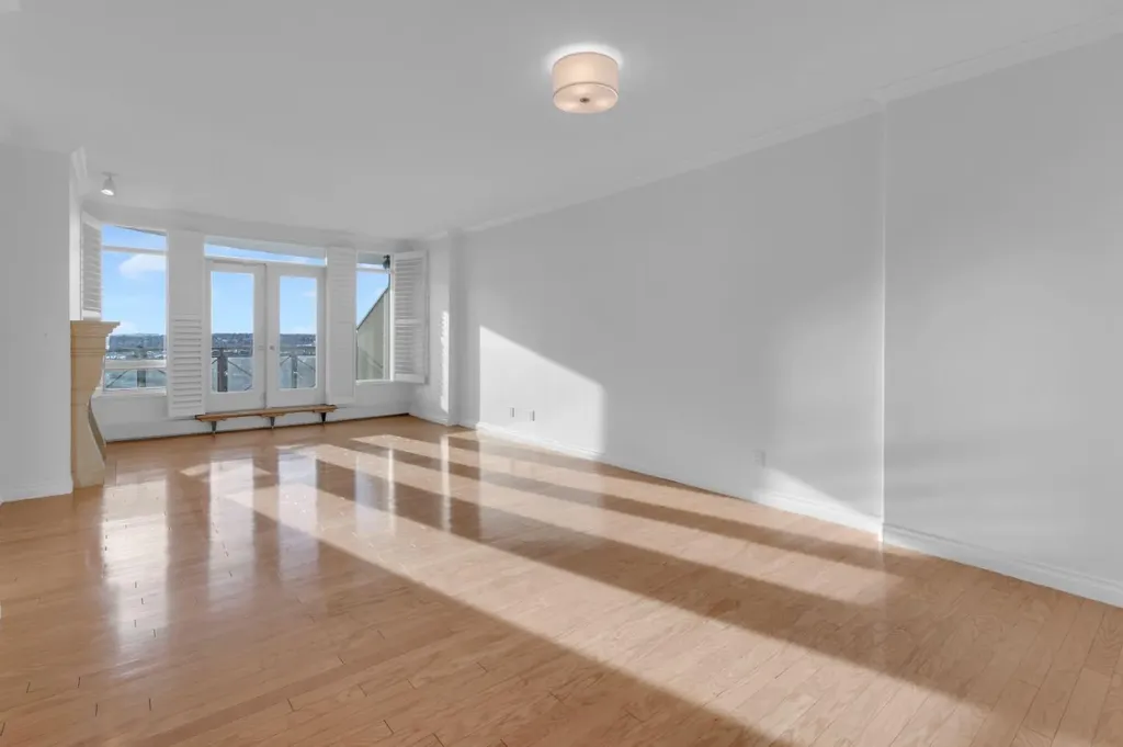 1718 14 Avenue NW Calgary AB T2N 4Y7