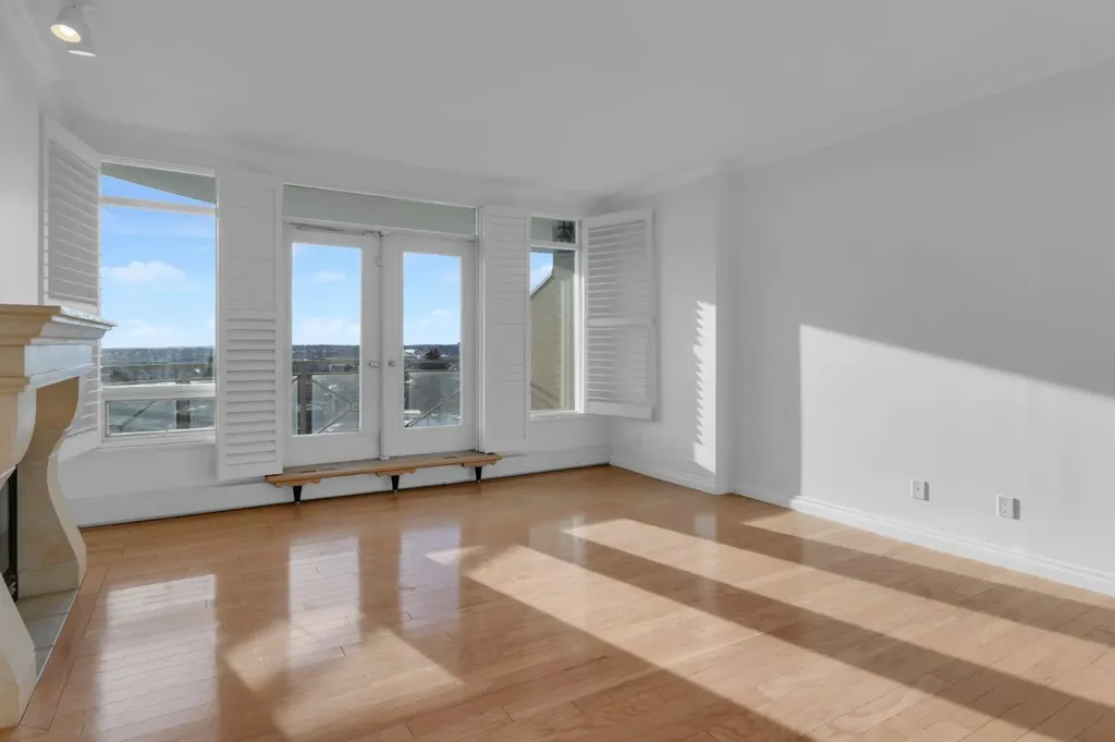 1718 14 Avenue NW Calgary AB T2N 4Y7