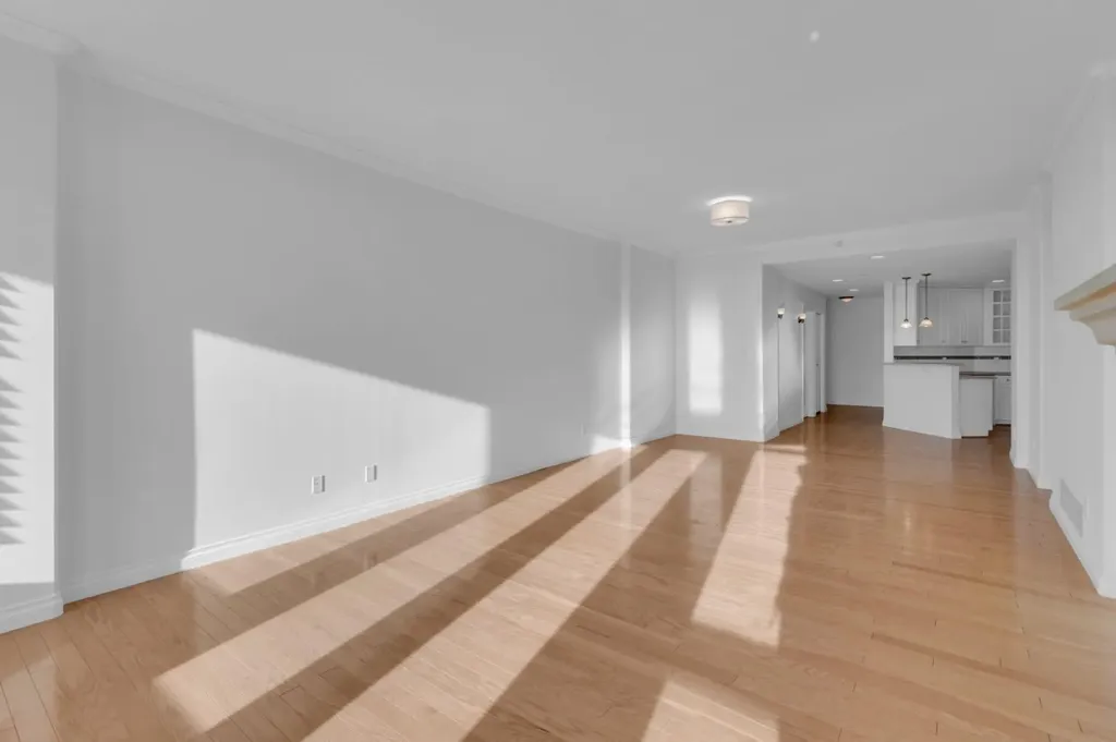 1718 14 Avenue NW Calgary AB T2N 4Y7