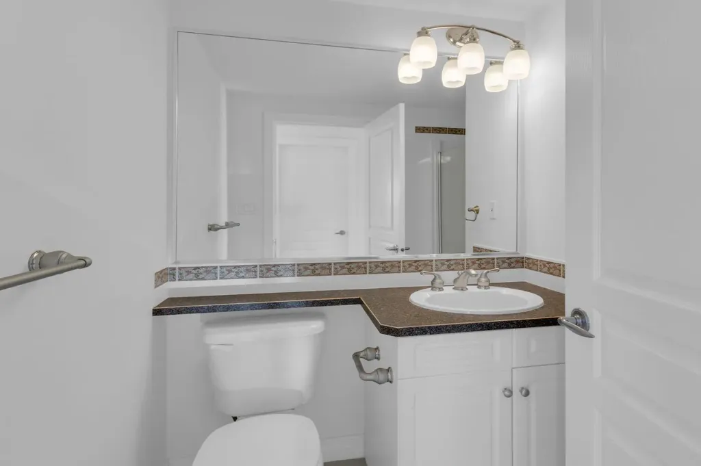 1718 14 Avenue NW Calgary AB T2N 4Y7