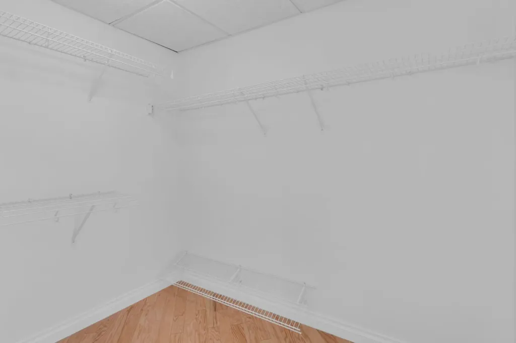 1718 14 Avenue NW Calgary AB T2N 4Y7