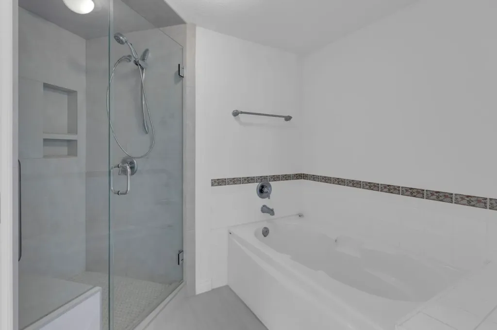 1718 14 Avenue NW Calgary AB T2N 4Y7