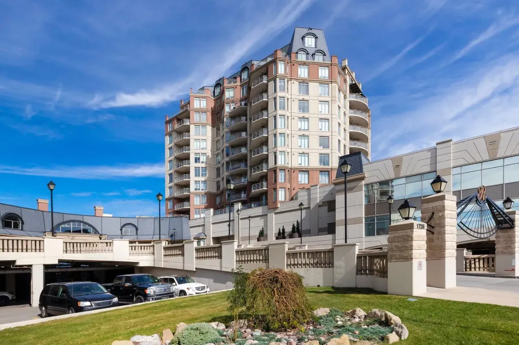 1718 14 Avenue NW Calgary AB T2N 4Y7