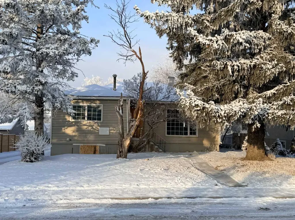 324 27 Avenue NE Calgary AB T2E2A2