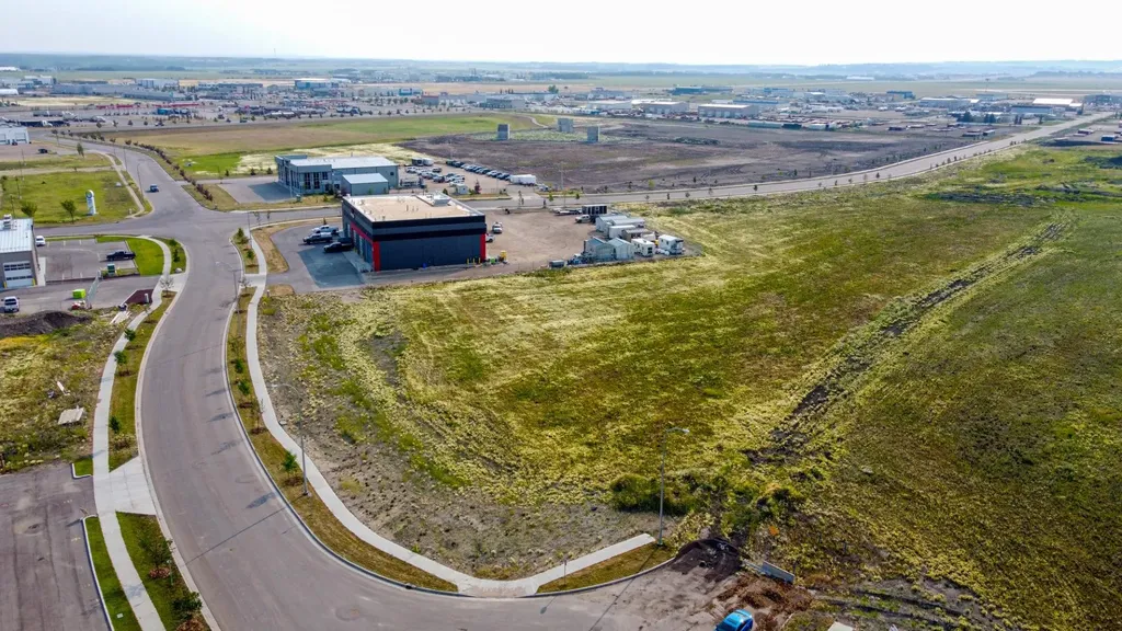 10502 118 Street Grande Prairie AB T8V 8B5