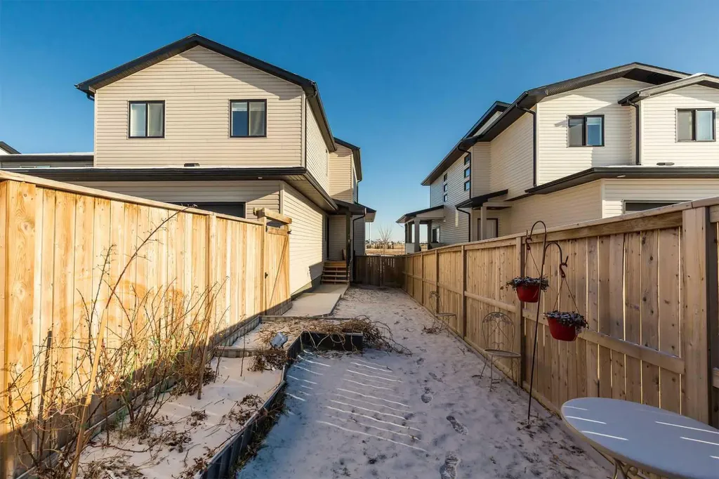 308 Grassland Boulevard W Lethbridge AB T1J 5V1