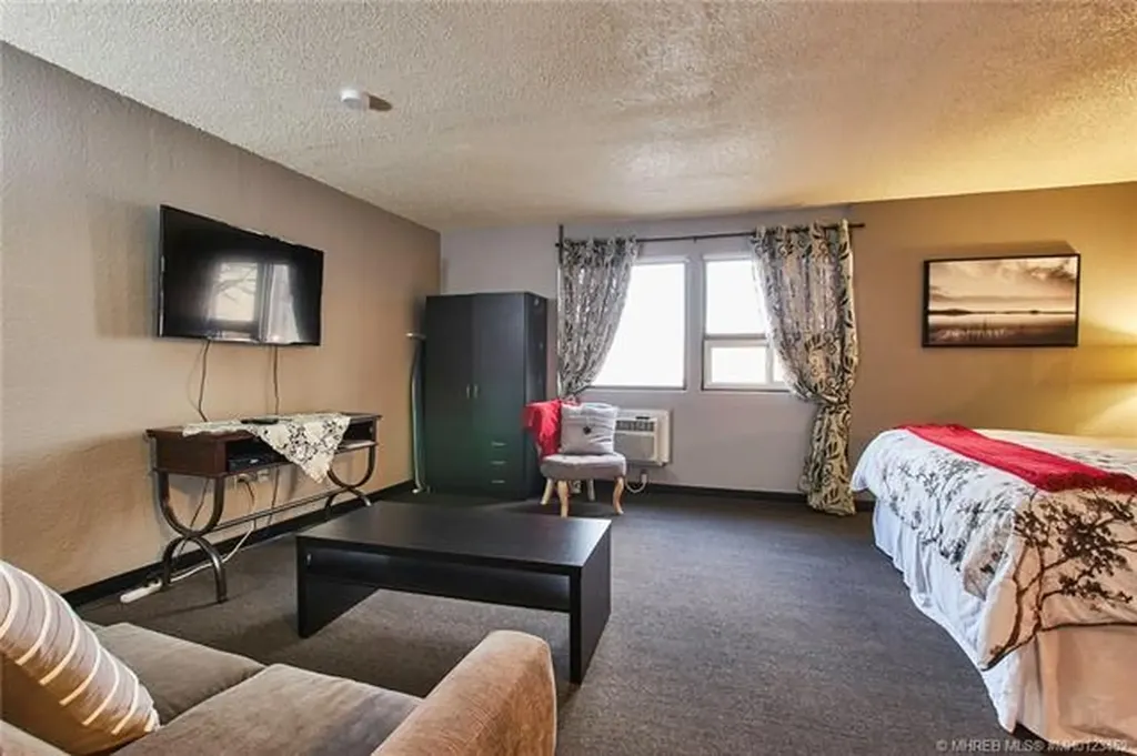 913 19a Avenue Coaldale AB T1M 1A4