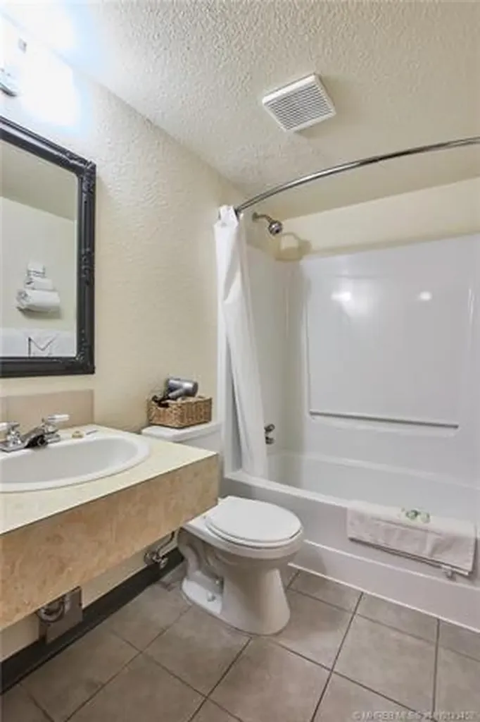 913 19a Avenue Coaldale AB T1M 1A4