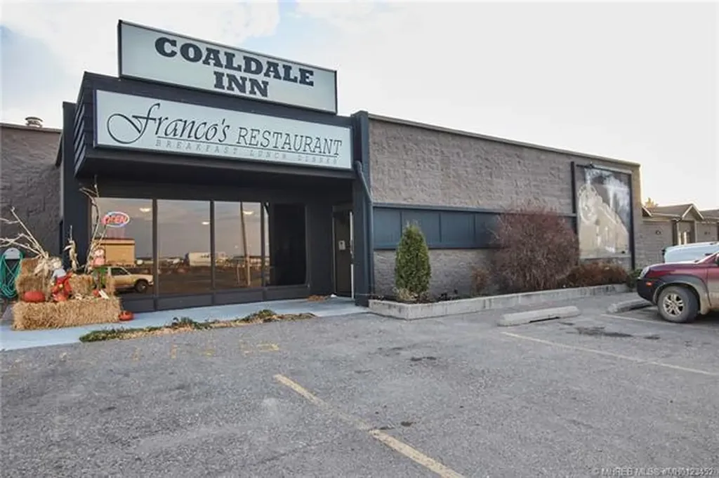 913 19a Avenue Coaldale AB T1M 1A4