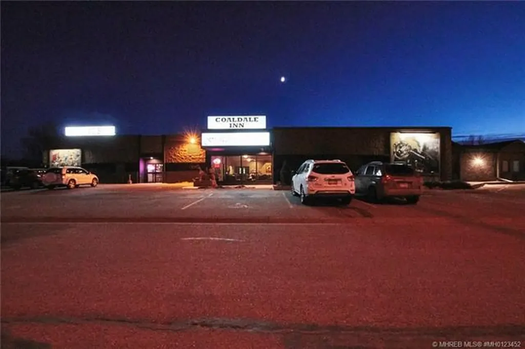 913 19a Avenue Coaldale AB T1M 1A4