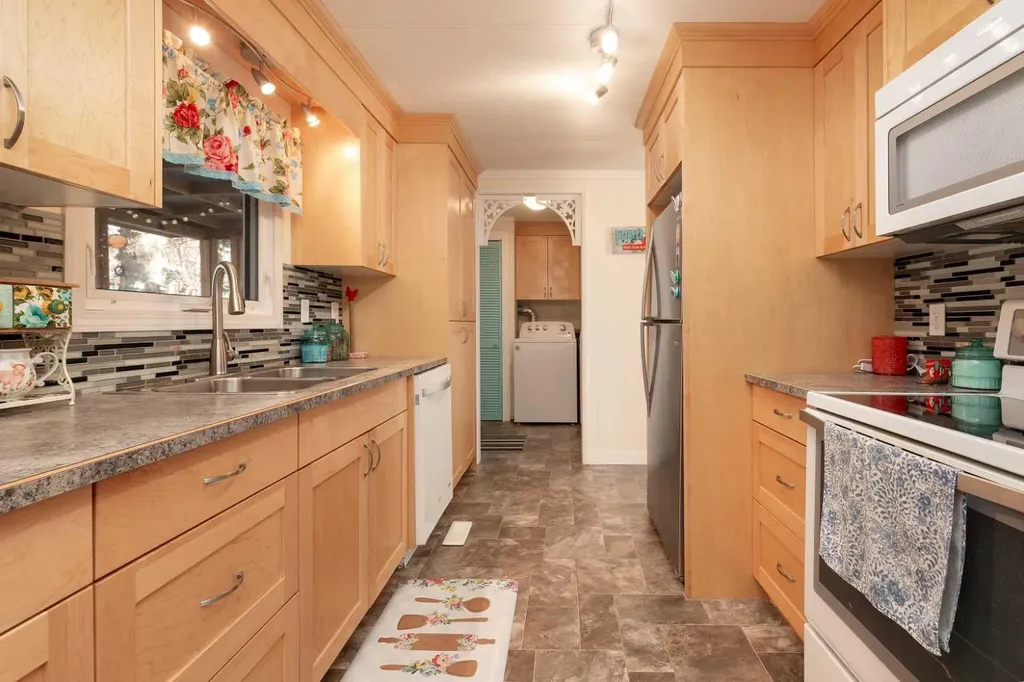 101 6 Avenue NE Milk River AB T0K 1M0