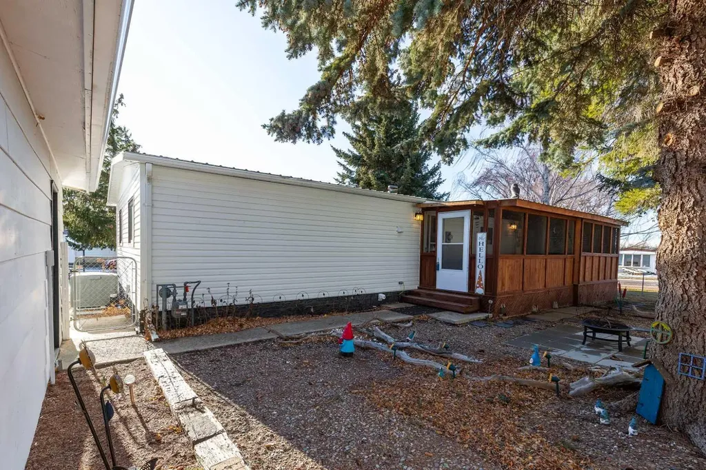 101 6 Avenue NE Milk River AB T0K 1M0