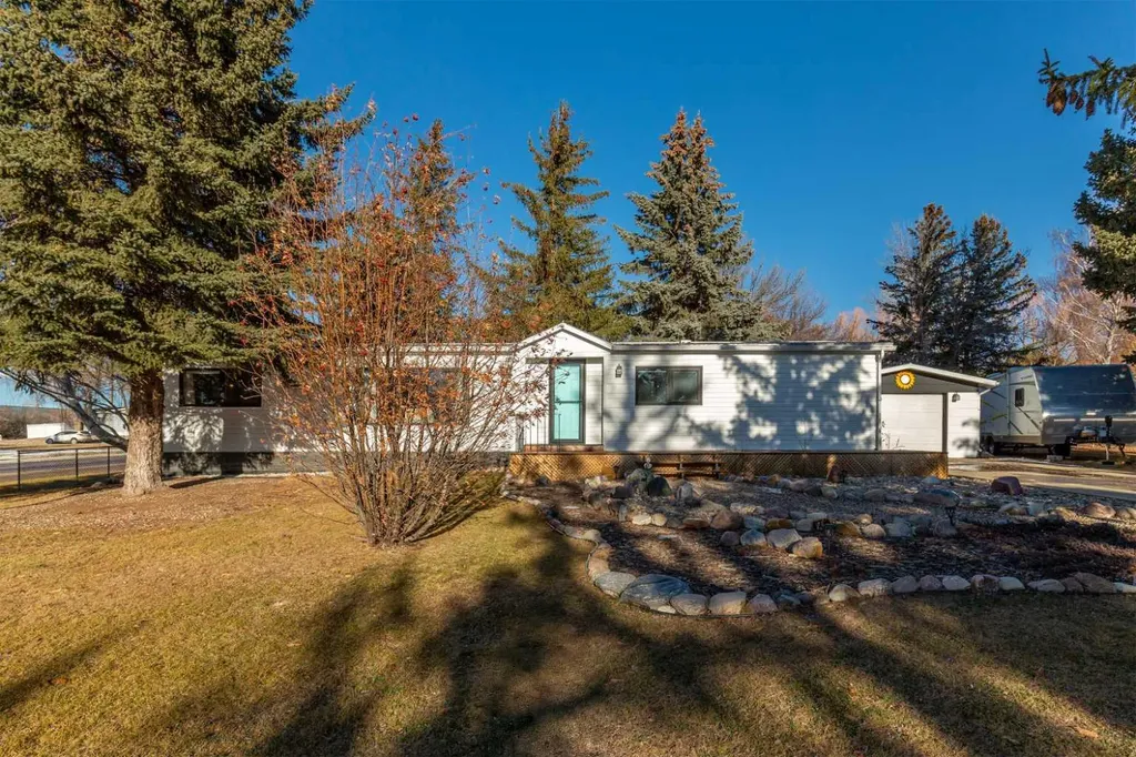 101 6 Avenue NE Milk River AB T0K 1M0
