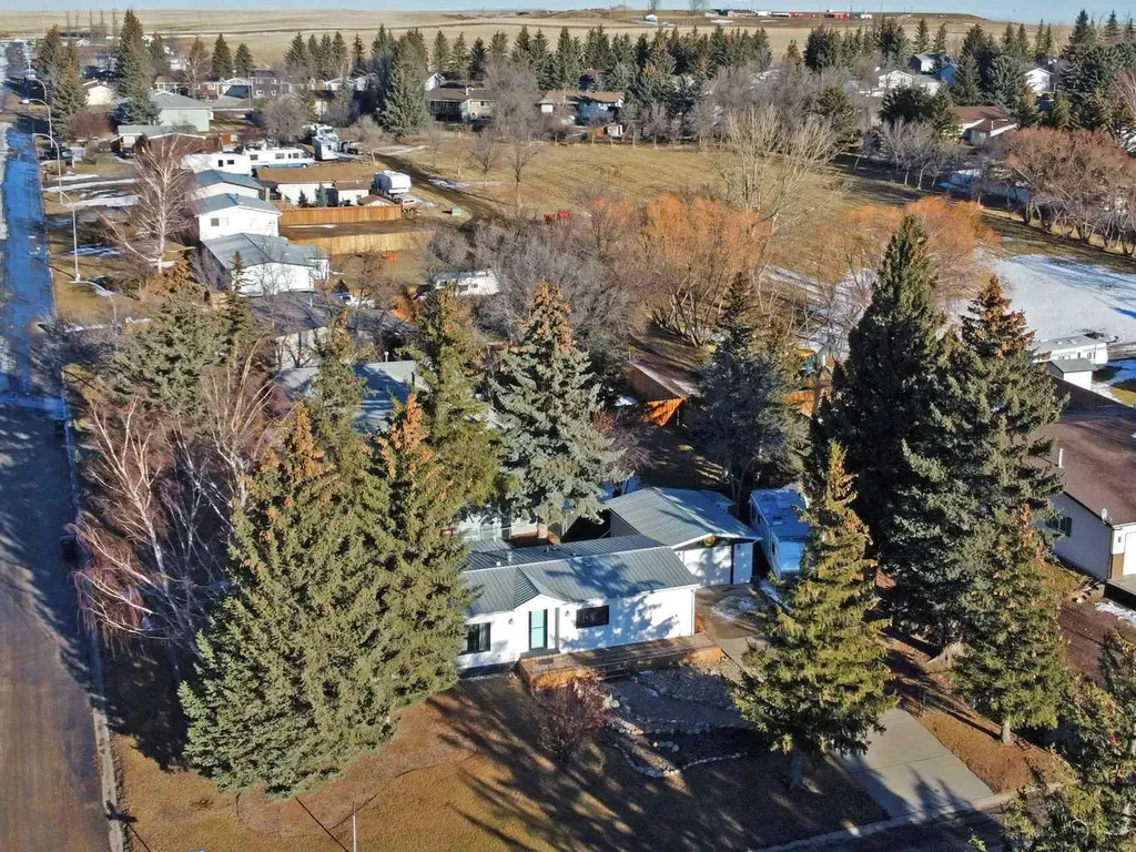 101 6 Avenue NE Milk River AB T0K 1M0