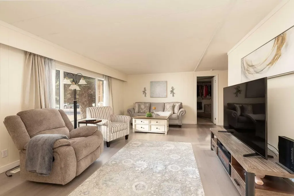 101 6 Avenue NE Milk River AB T0K 1M0