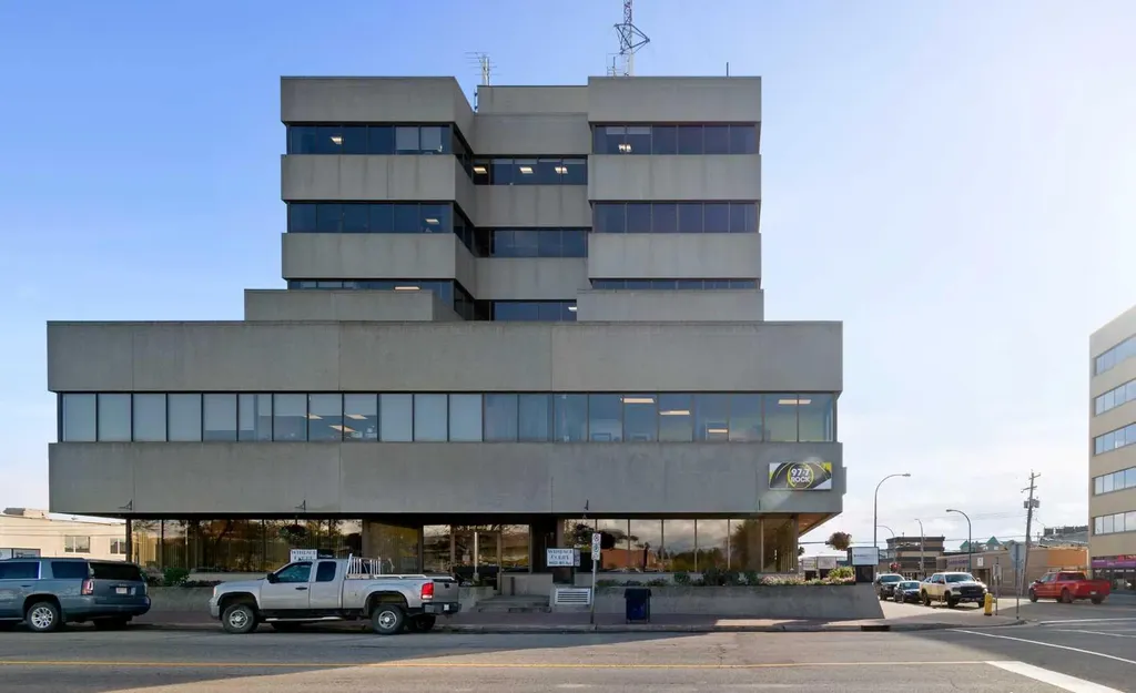 9835 101 Avenue Grande Prairie AB T8V 5V5