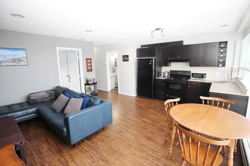 1612 14 Avenue SW Calgary AB T3C 0W5