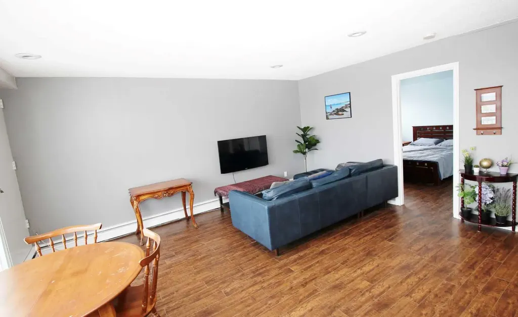 1612 14 Avenue SW Calgary AB T3C 0W5