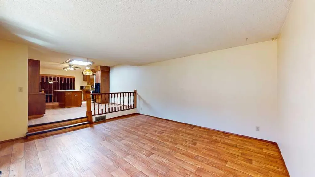 2120 11 Avenue NE Medicine Hat AB T1C 1K9