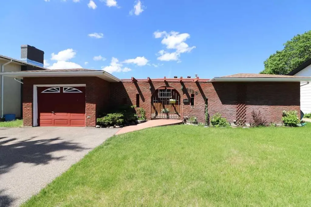 2120 11 Avenue NE Medicine Hat AB T1C 1K9