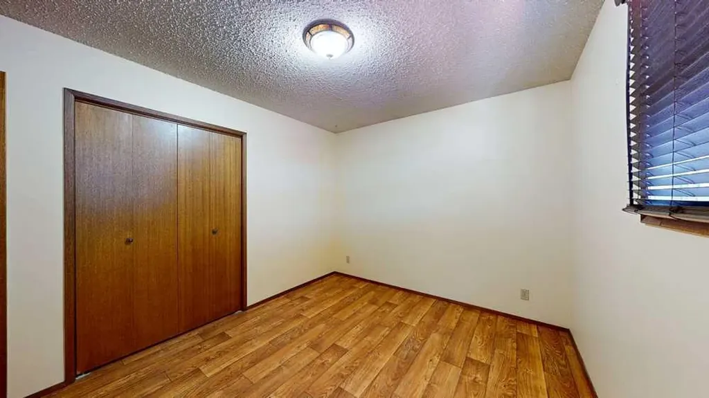 2120 11 Avenue NE Medicine Hat AB T1C 1K9