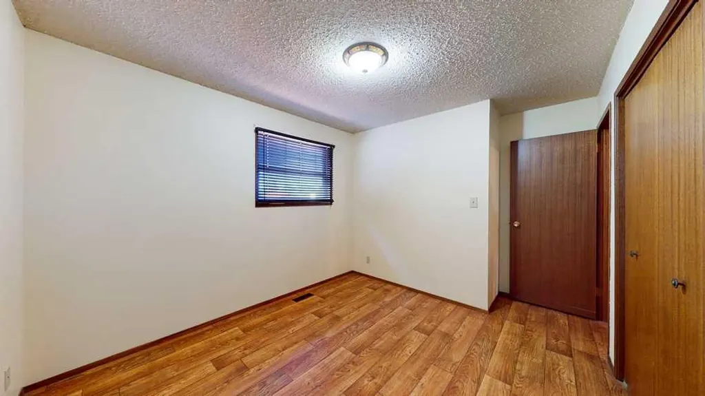 2120 11 Avenue NE Medicine Hat AB T1C 1K9